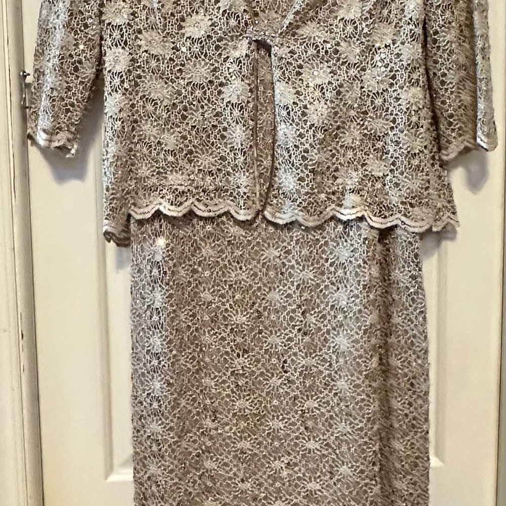 Elegant 2pc Sequined Lace Women Dress in Champagne